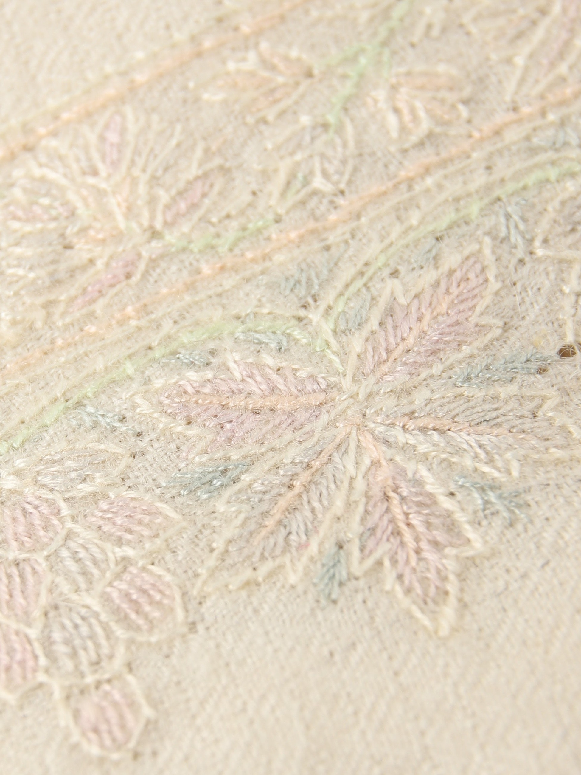 Jaaldar Flower Embroidery Scarf (ivory)