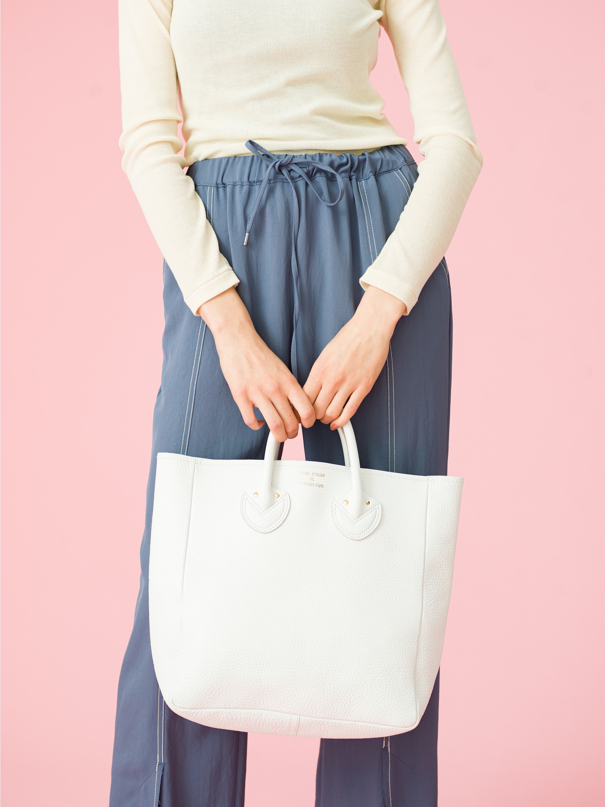 Embossed Leather Tote M (White)