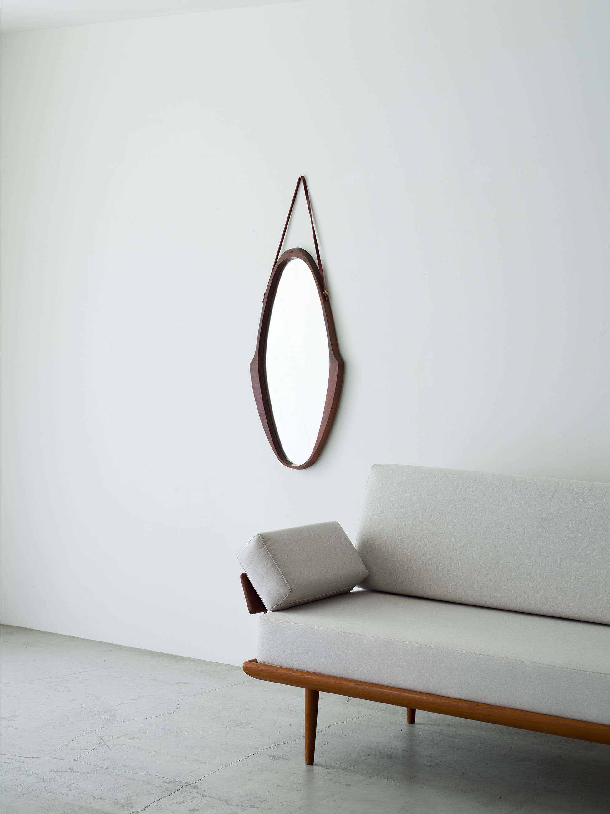 Wooden Wall Mirror with Leather｜Used(ユーズド)｜Ron Herman