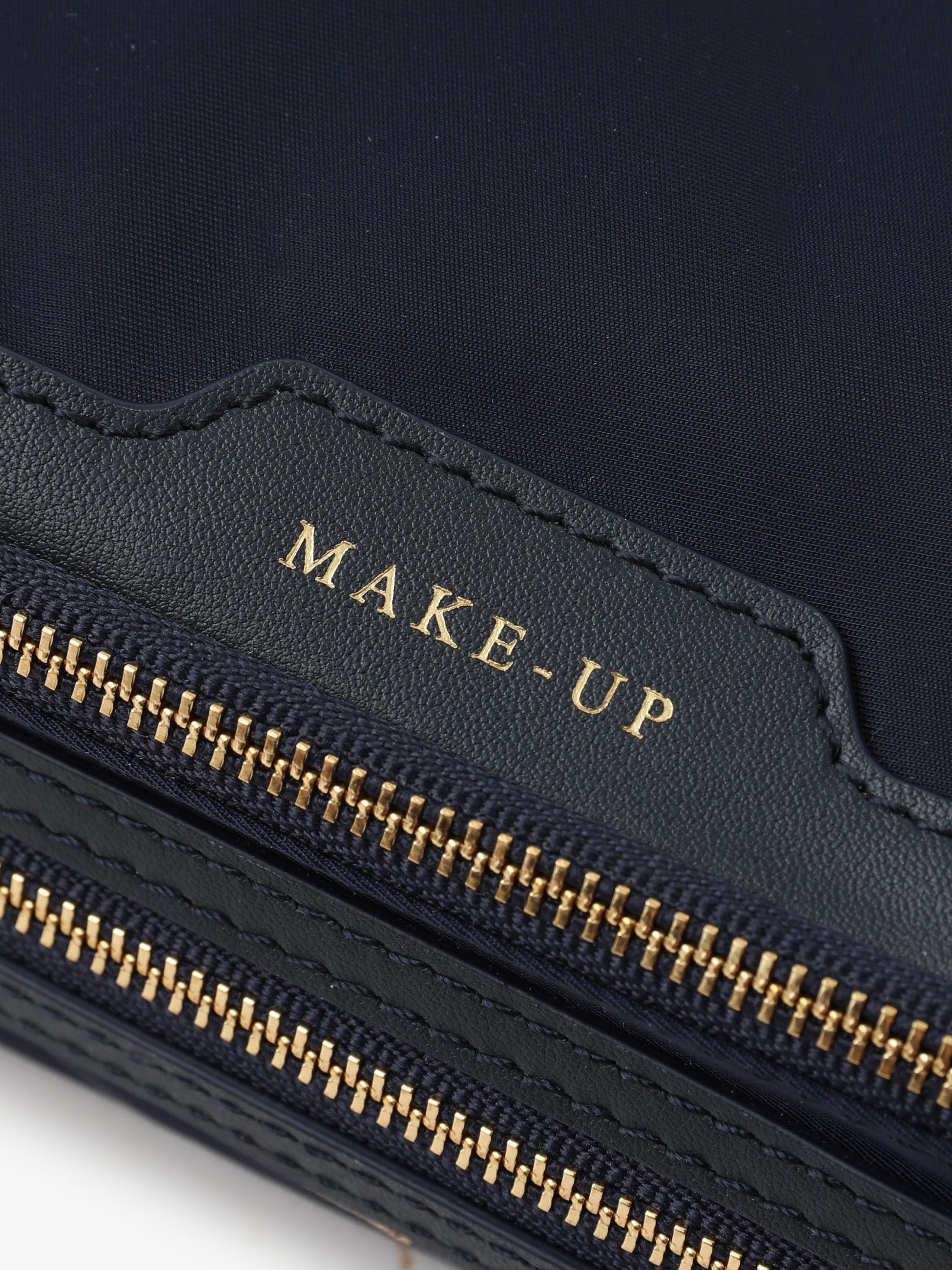 Recycled Nylon Make Up Pouch｜Anya Hindmarch(アニヤ・ハインド 