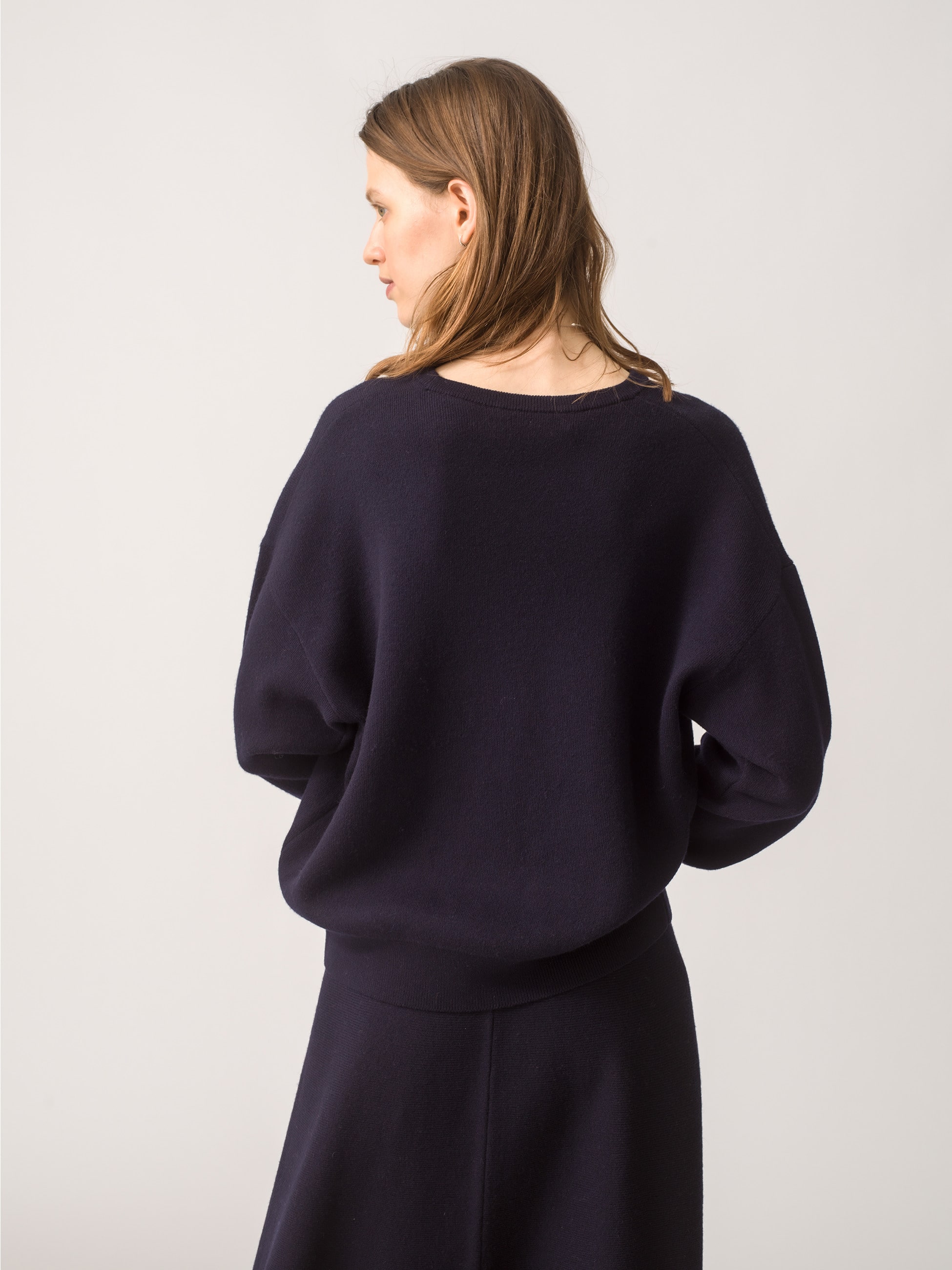 Soft Smooth Knit Pullover (navy/purple)｜ebure(エブール)｜Ron Herman