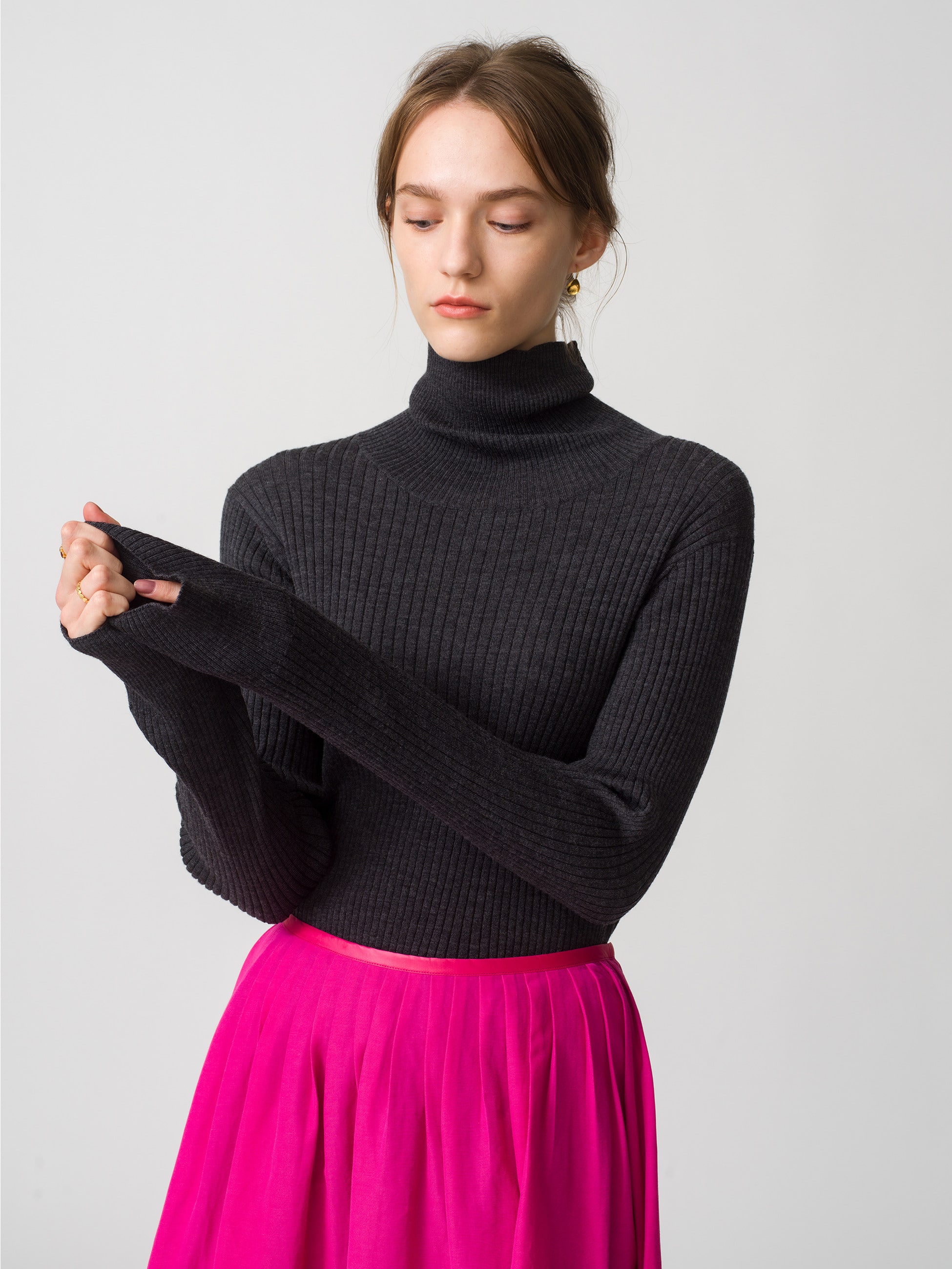Clear Wool High Gauge Turtle Neck Knit Top
