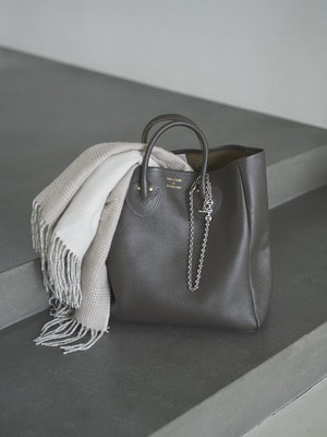 Embossed Leather Tote Bag (M) 詳細画像 light gray