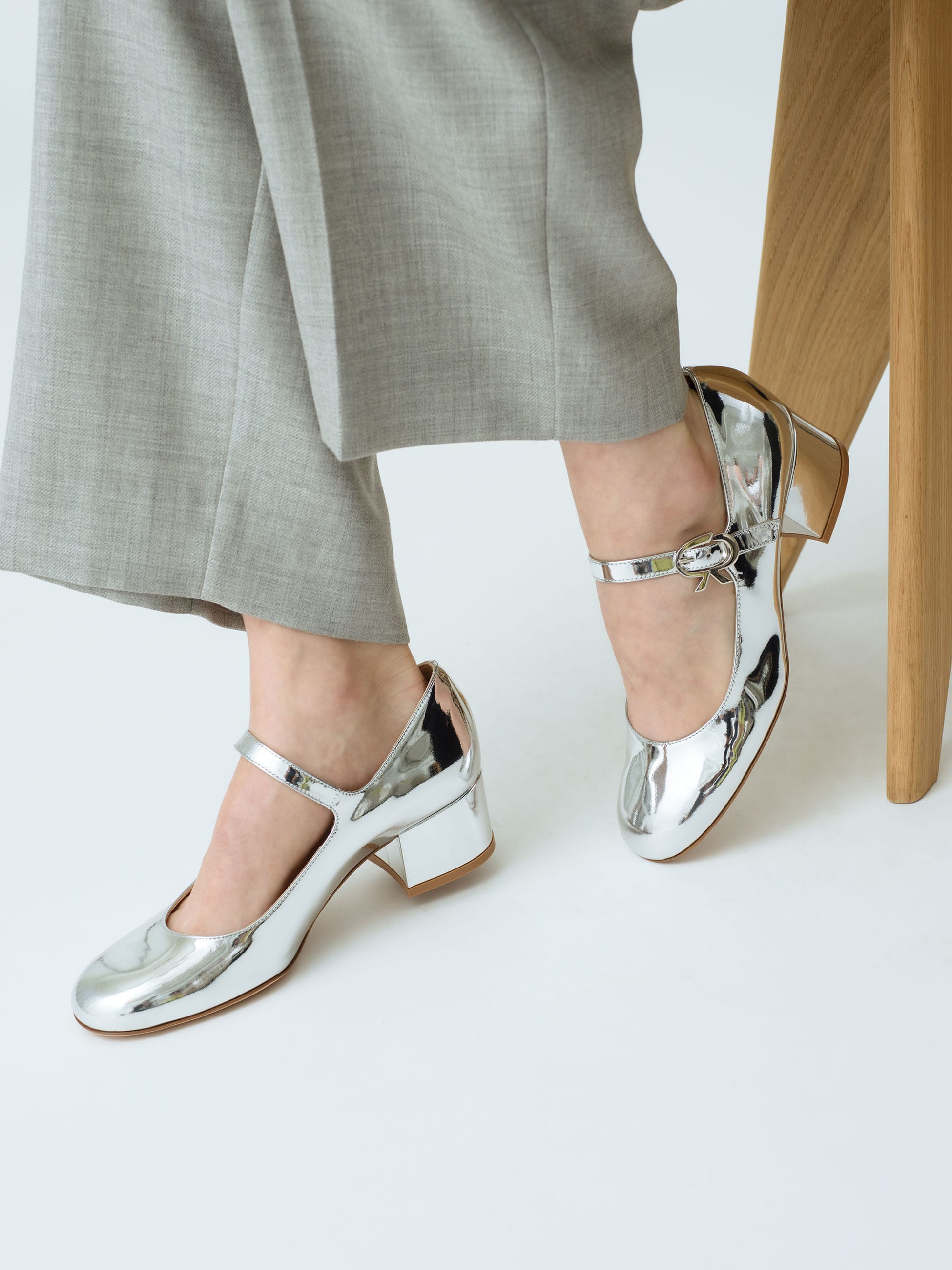 Mary Ribbon Metal Shoes｜Gianvito Rossi(ジャンヴィト ロッシ