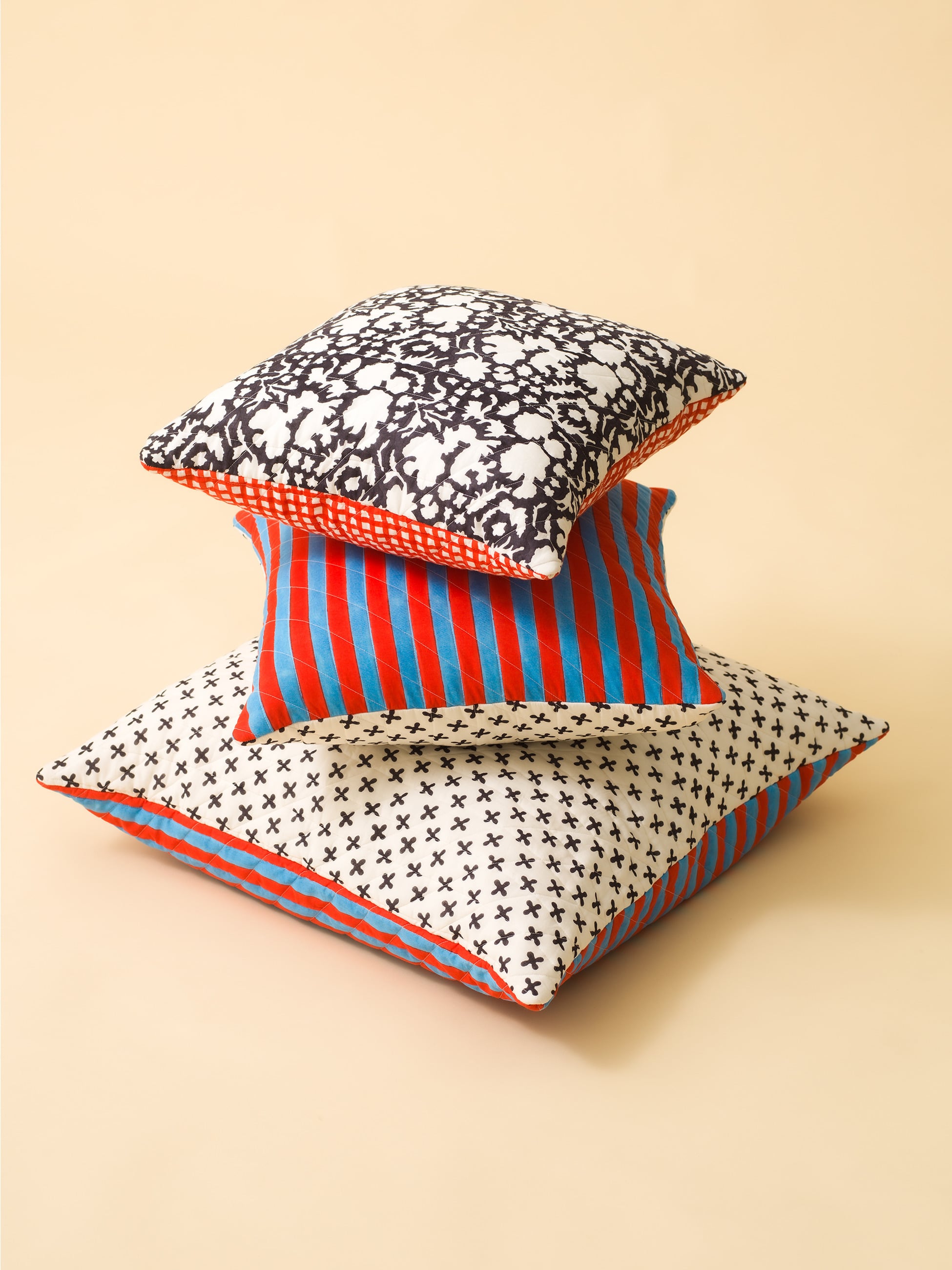 Crosses＆Thick Striped Quilt Cushion（65×65cm）