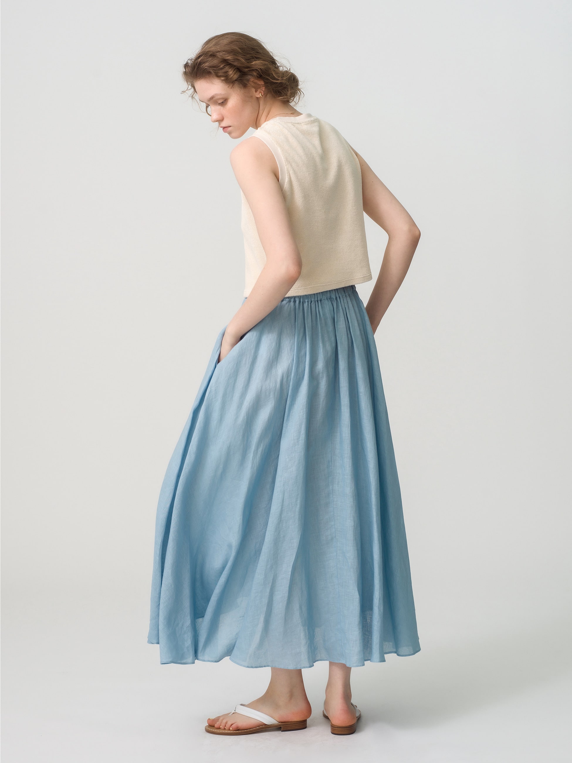 Natural Dyed Linen Lawn Gatherd Skirt (blue)｜ATON(エイトン)｜Ron ...