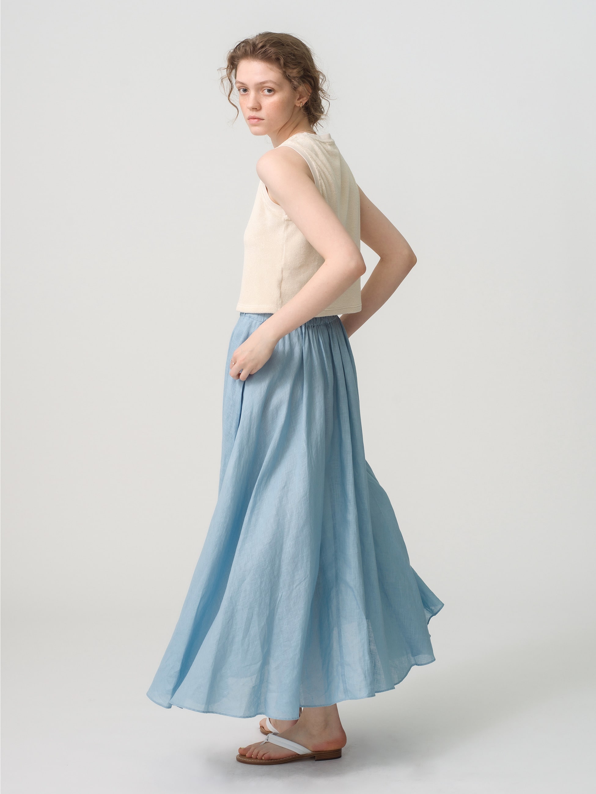 Natural Dyed Linen Lawn Gatherd Skirt (blue)｜ATON(エイトン)｜Ron