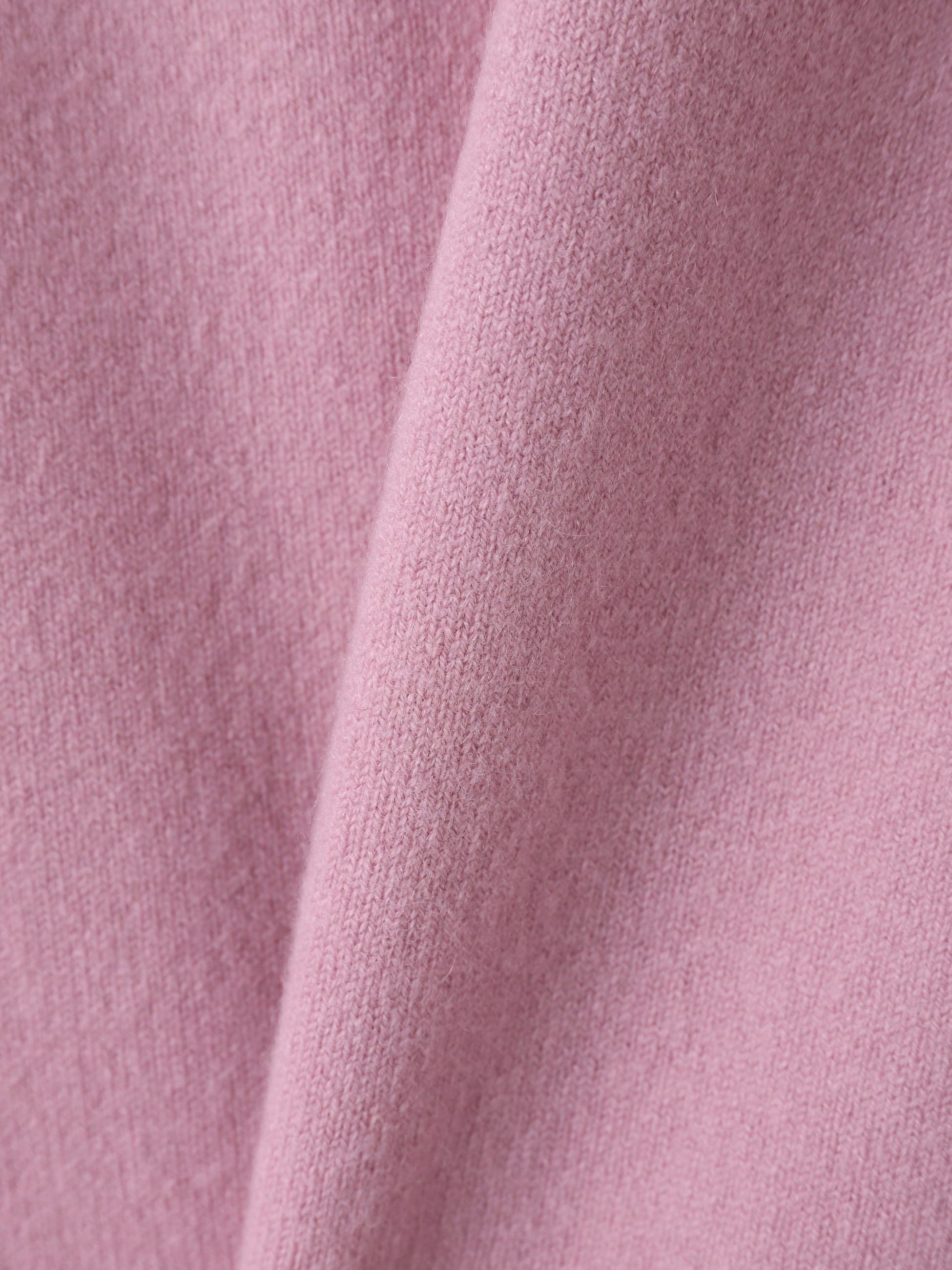 ライトピンク タートルネックニット レディース ニット・セーター（条件：タートルネック、ピンク系