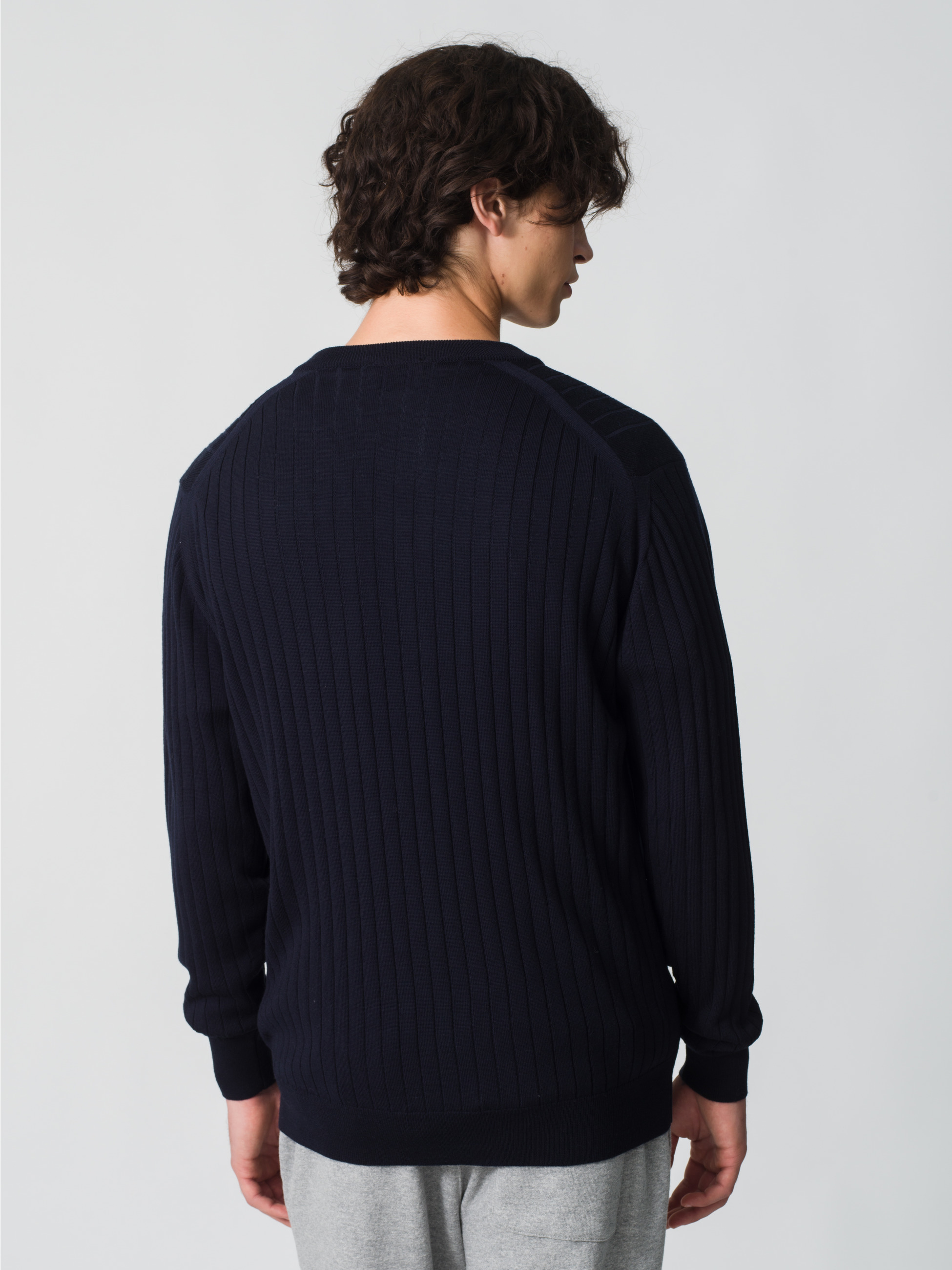 エクストラファイン メリノウールニット ヘンリーネックプルオーバー