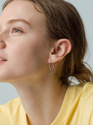 Infinite Petite Circle Hoop Pierced Earrings 詳細画像 white gold