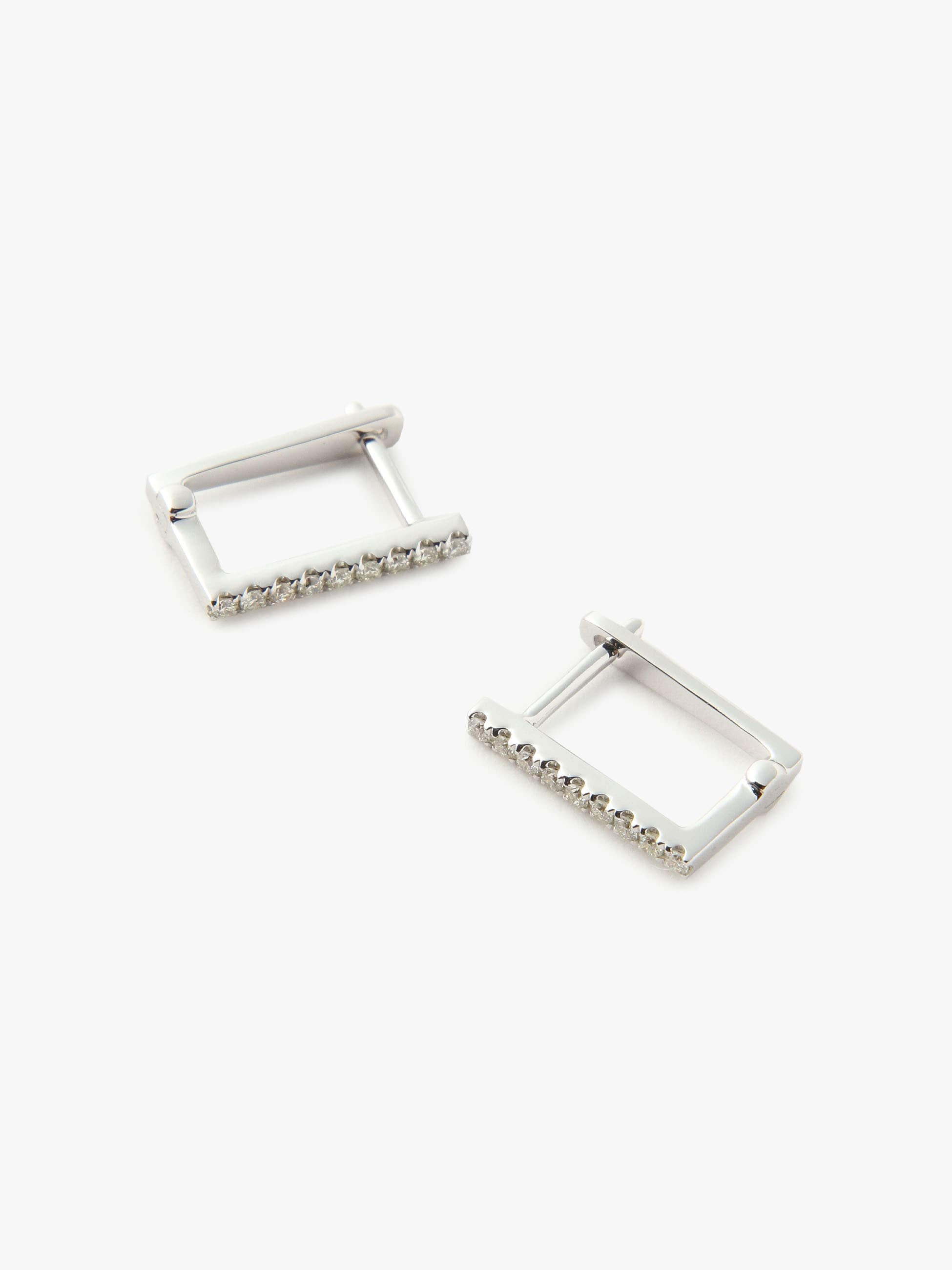 Mini Bar Huggie White Diamond Pierced Earrings｜BETTINA JAVAHERI