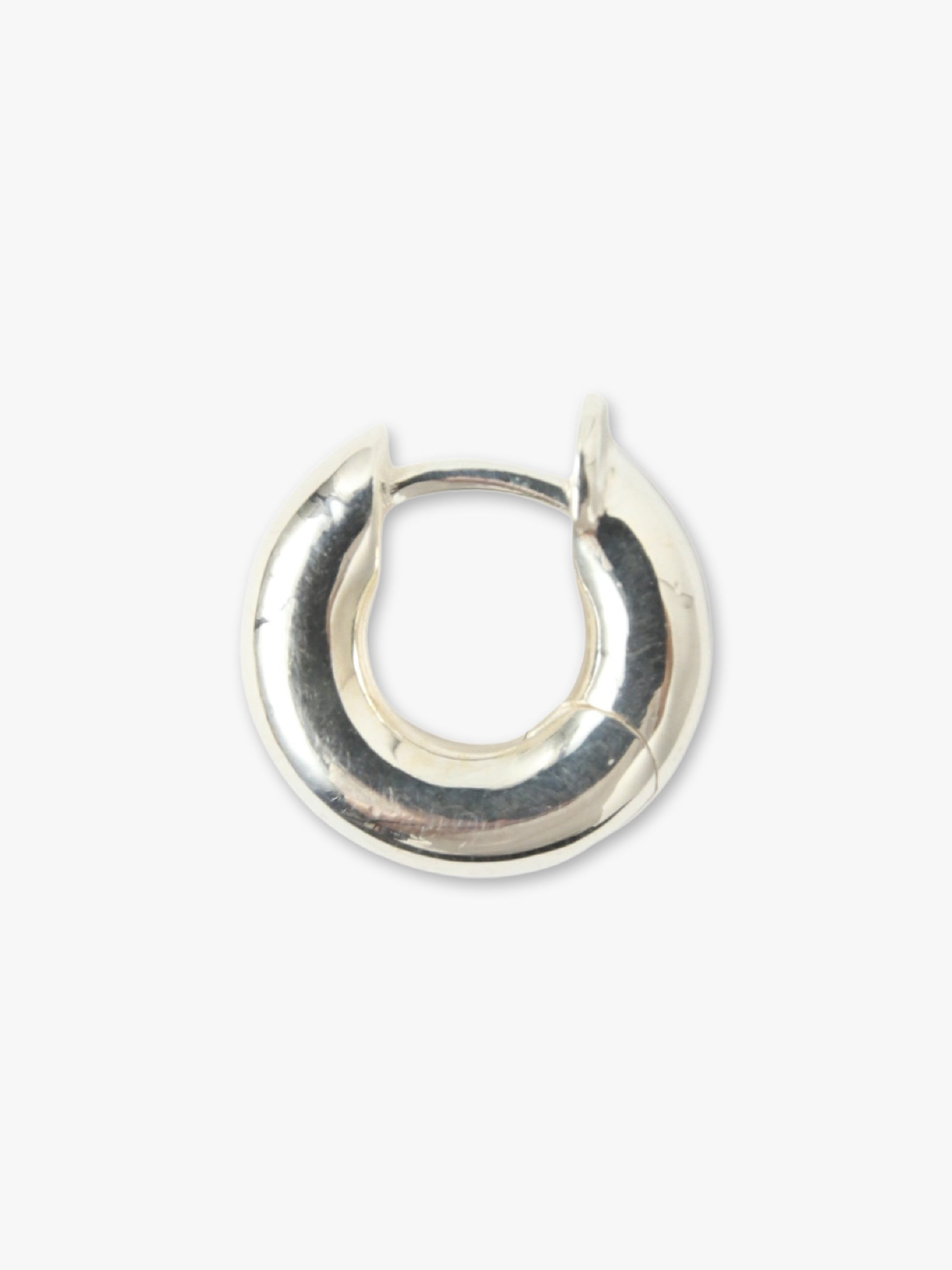 Mini Macro Hoop Silver Single Pierced Earring｜Spinelli Kilcollin(スピネリキル