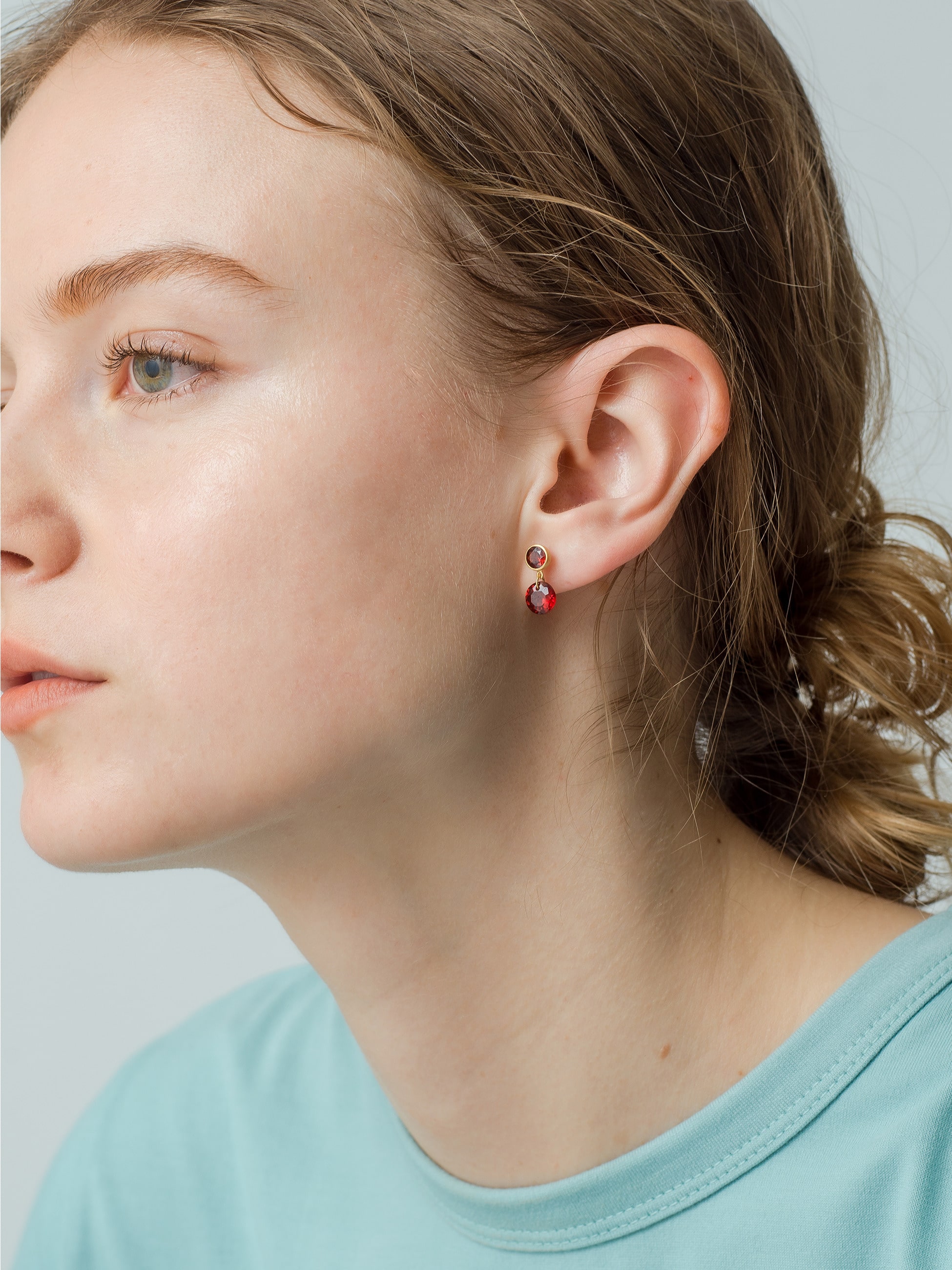 Incandescence Stud Pierced Earrings (garnet) 詳細画像 gold 1
