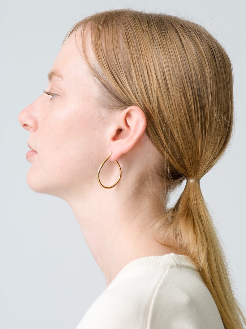 Tiny Curvy Hoops Pierced Earrings (gold) 詳細画像 gold 2