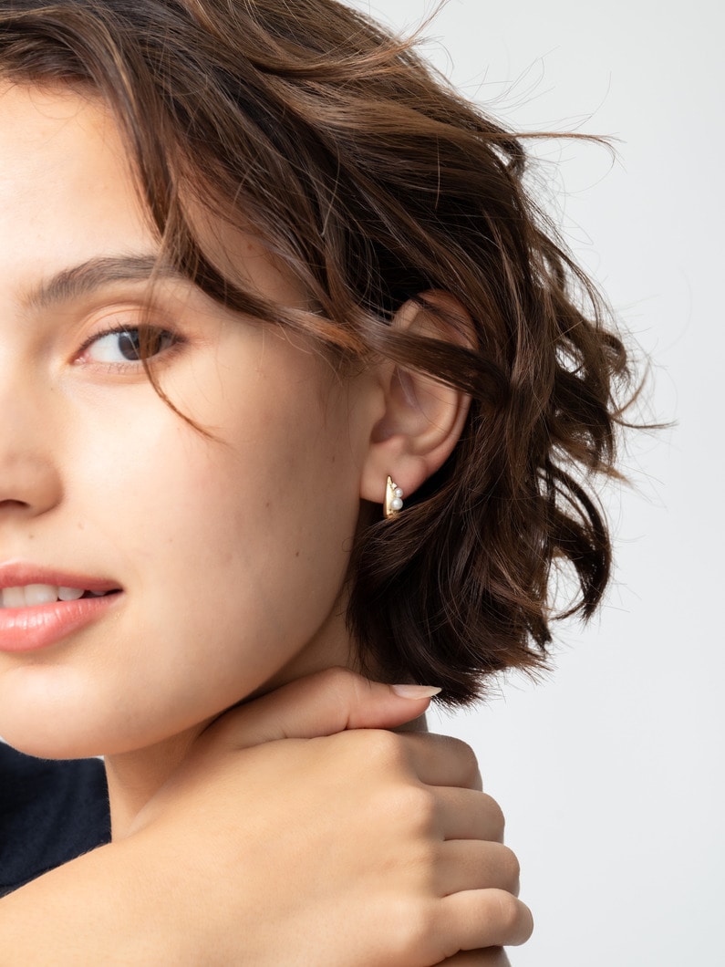 パール＆ダイヤモンド スモール ハギーピアス 詳細画像 yellow gold 3