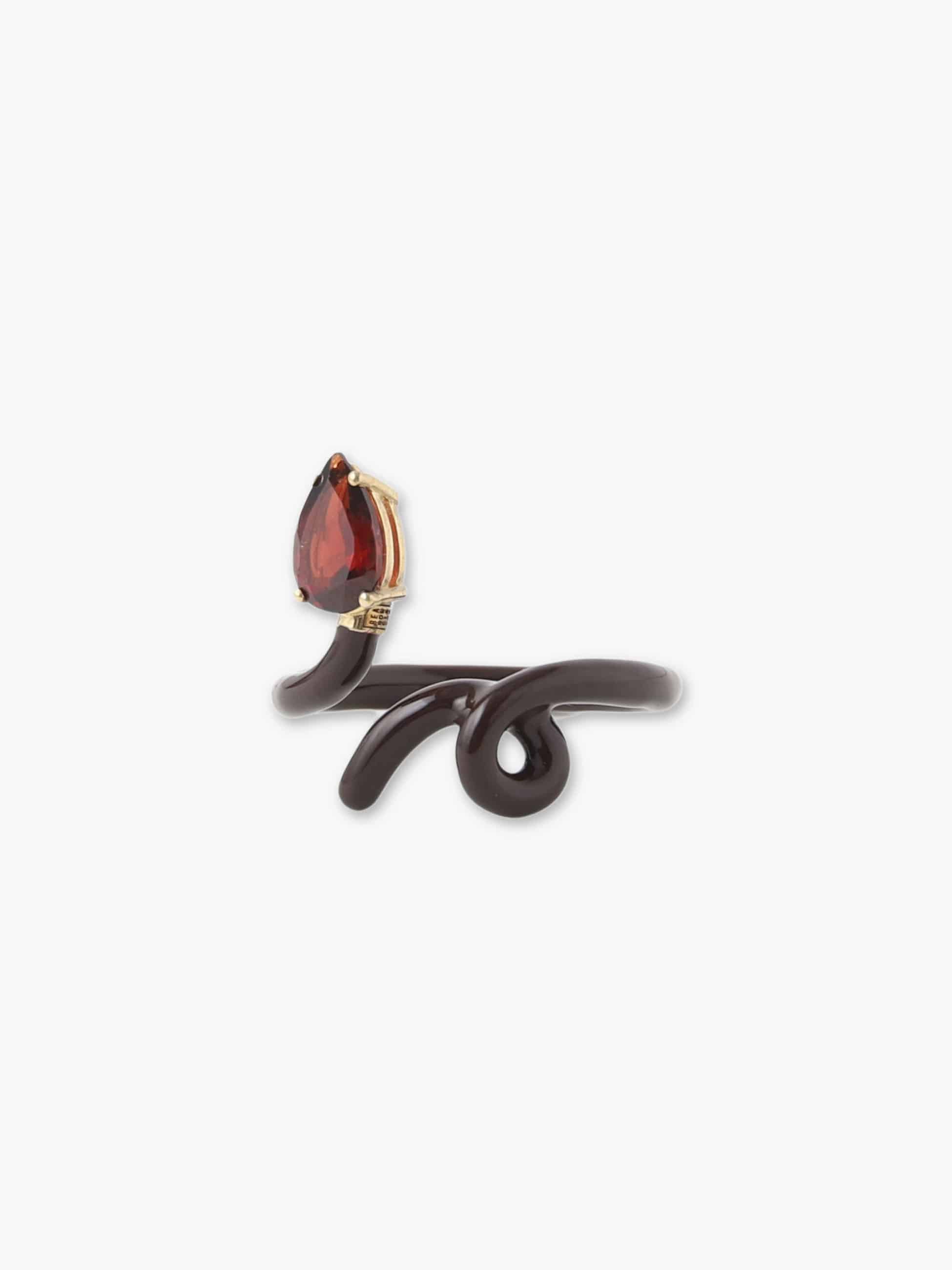 Baby Vine Tendril Ring (cherry chocolate enamel＆garnet)｜Bea