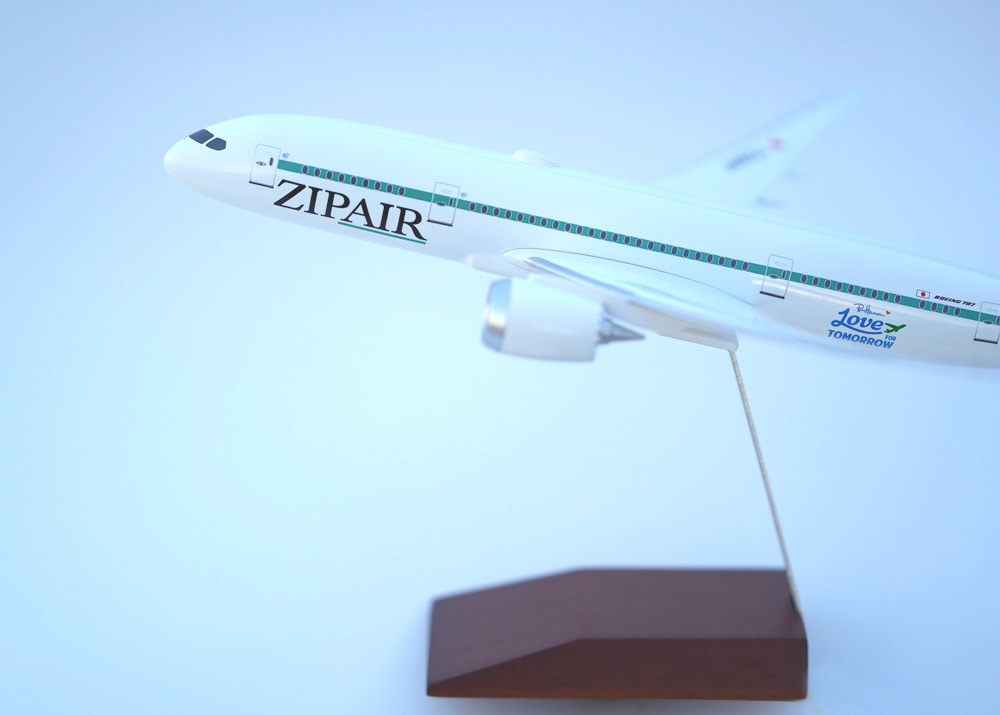 ZIPAIR×Ron Herman model plane